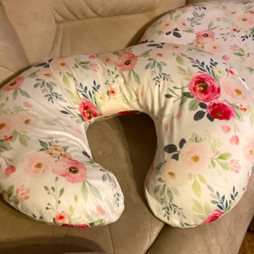 Nursing pillow